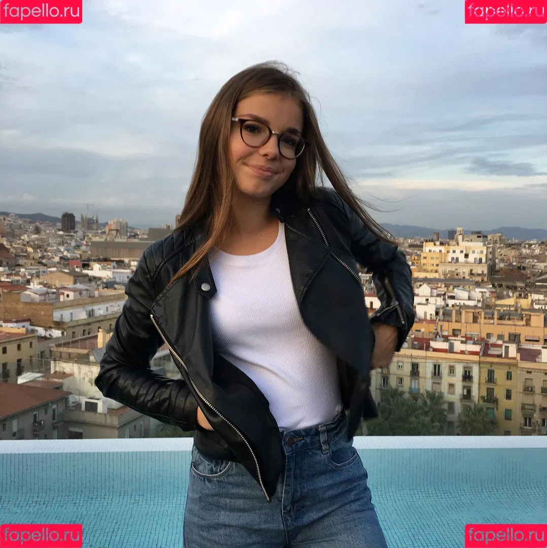 Lena Gross Onlyfans Photo Gallery 