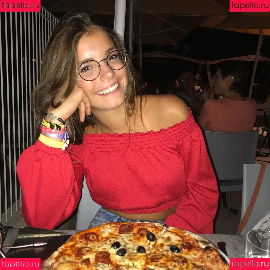 Lena Gross Onlyfans Photo Gallery 
