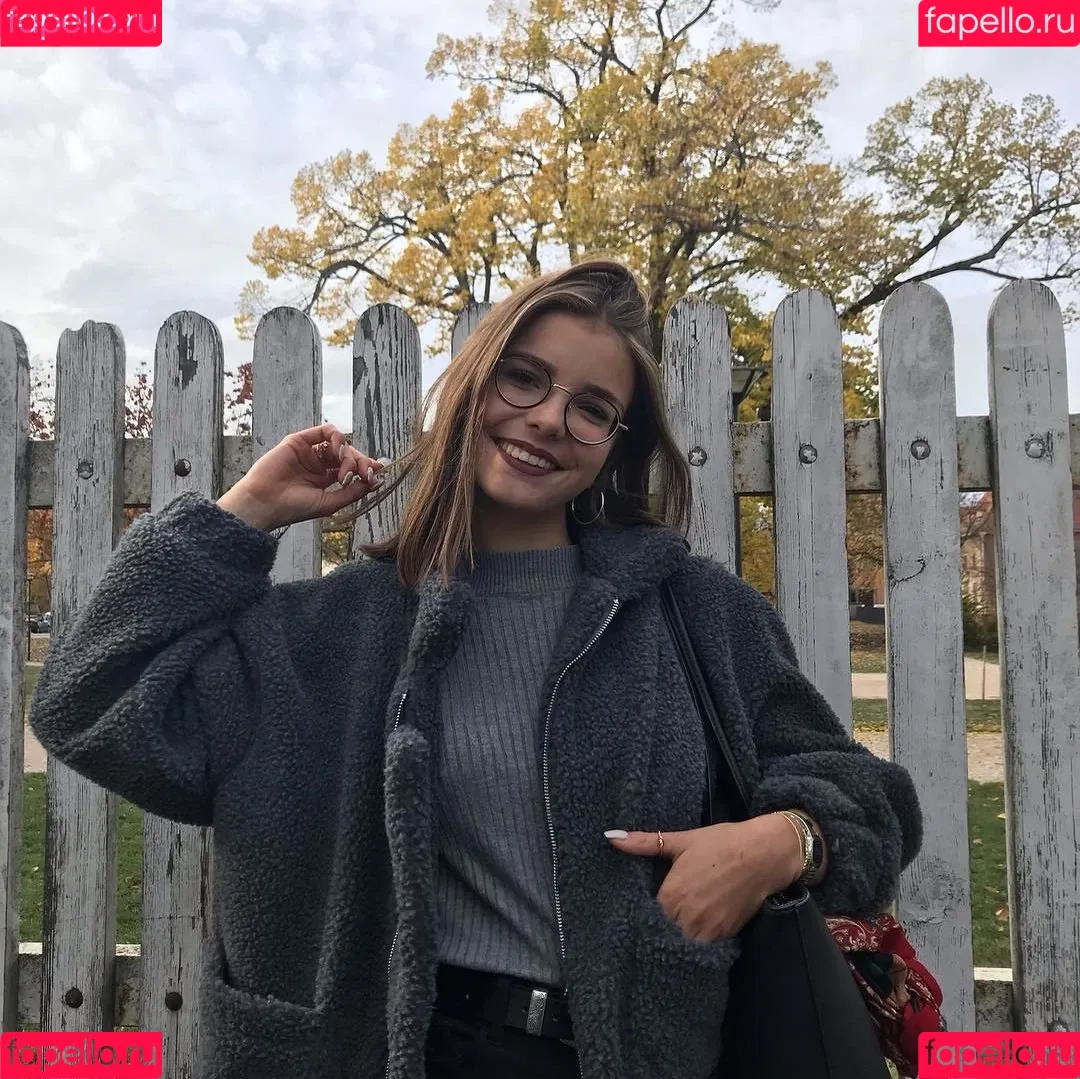 Lena Gross Onlyfans Photo Gallery 
