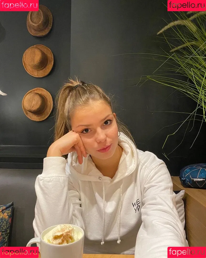 Lena Gross Onlyfans Photo Gallery 