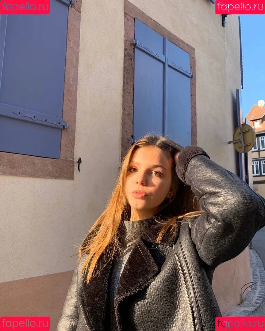 Lena Gross Onlyfans Photo Gallery 