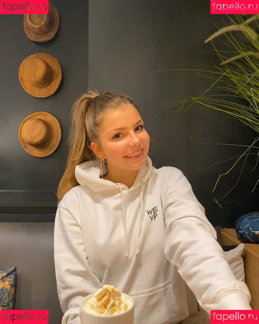 Lena Gross Onlyfans Photo Gallery 
