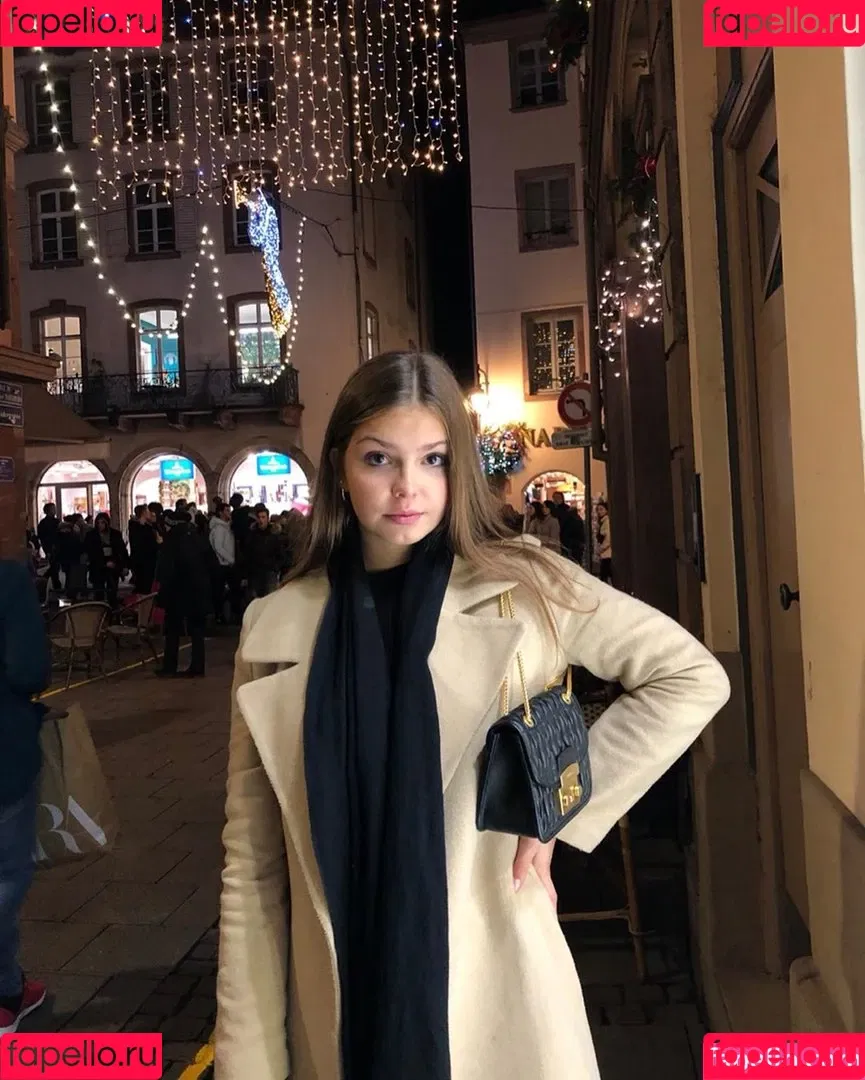 Lena Gross Onlyfans Photo Gallery 