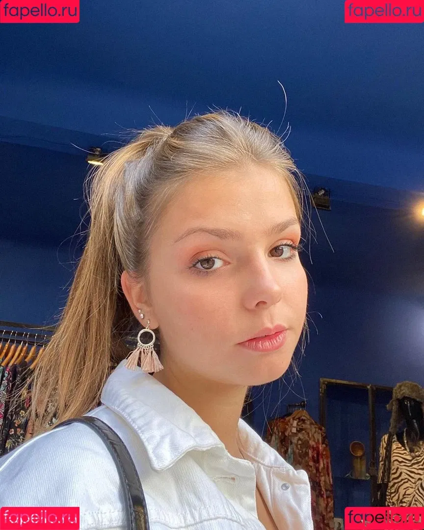 Lena Gross Onlyfans Photo Gallery 