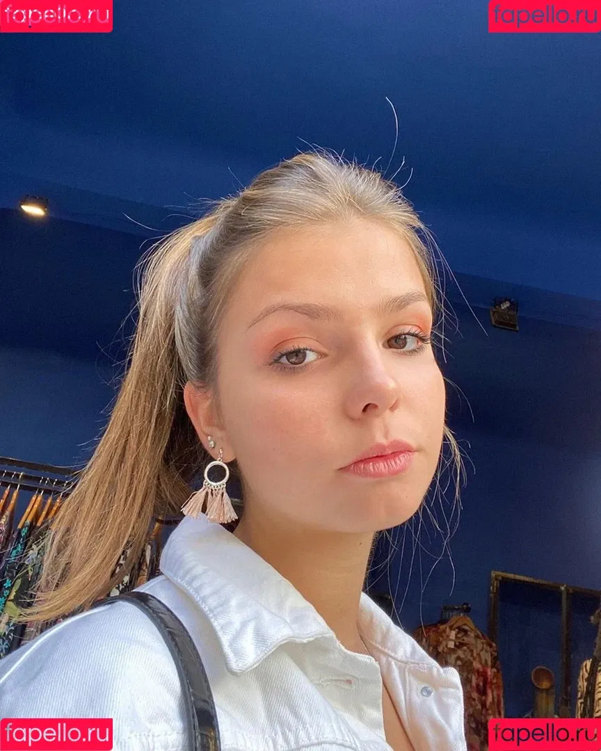 Lena Gross Onlyfans Photo Gallery 