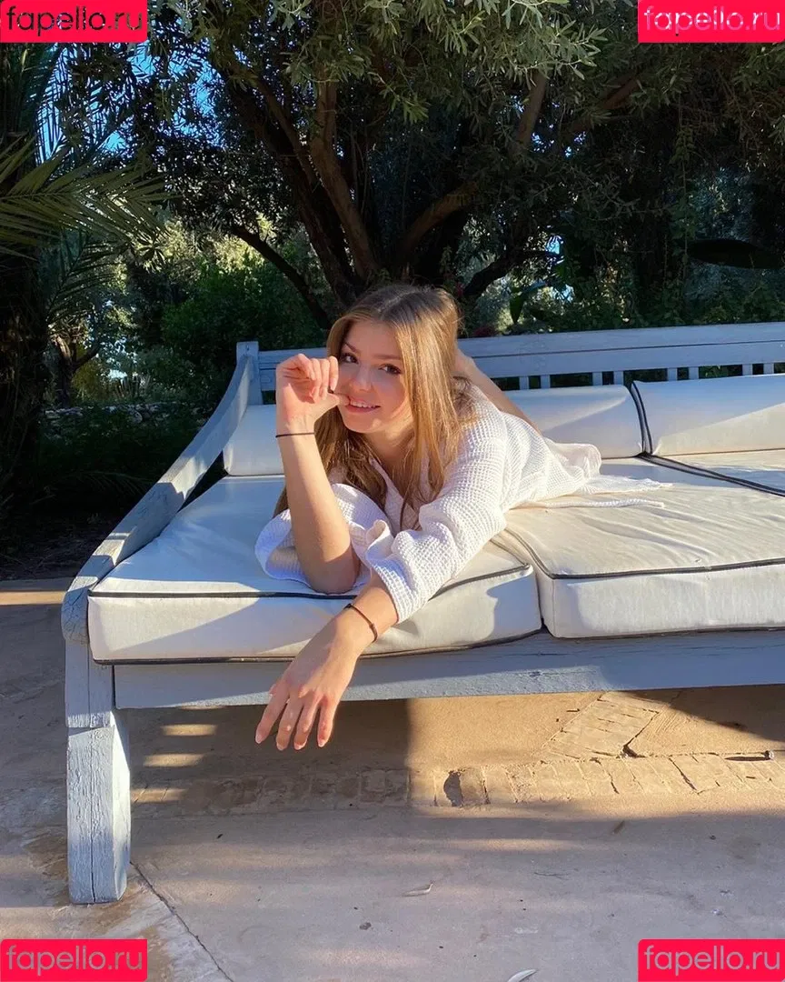 Lena Gross Onlyfans Photo Gallery 