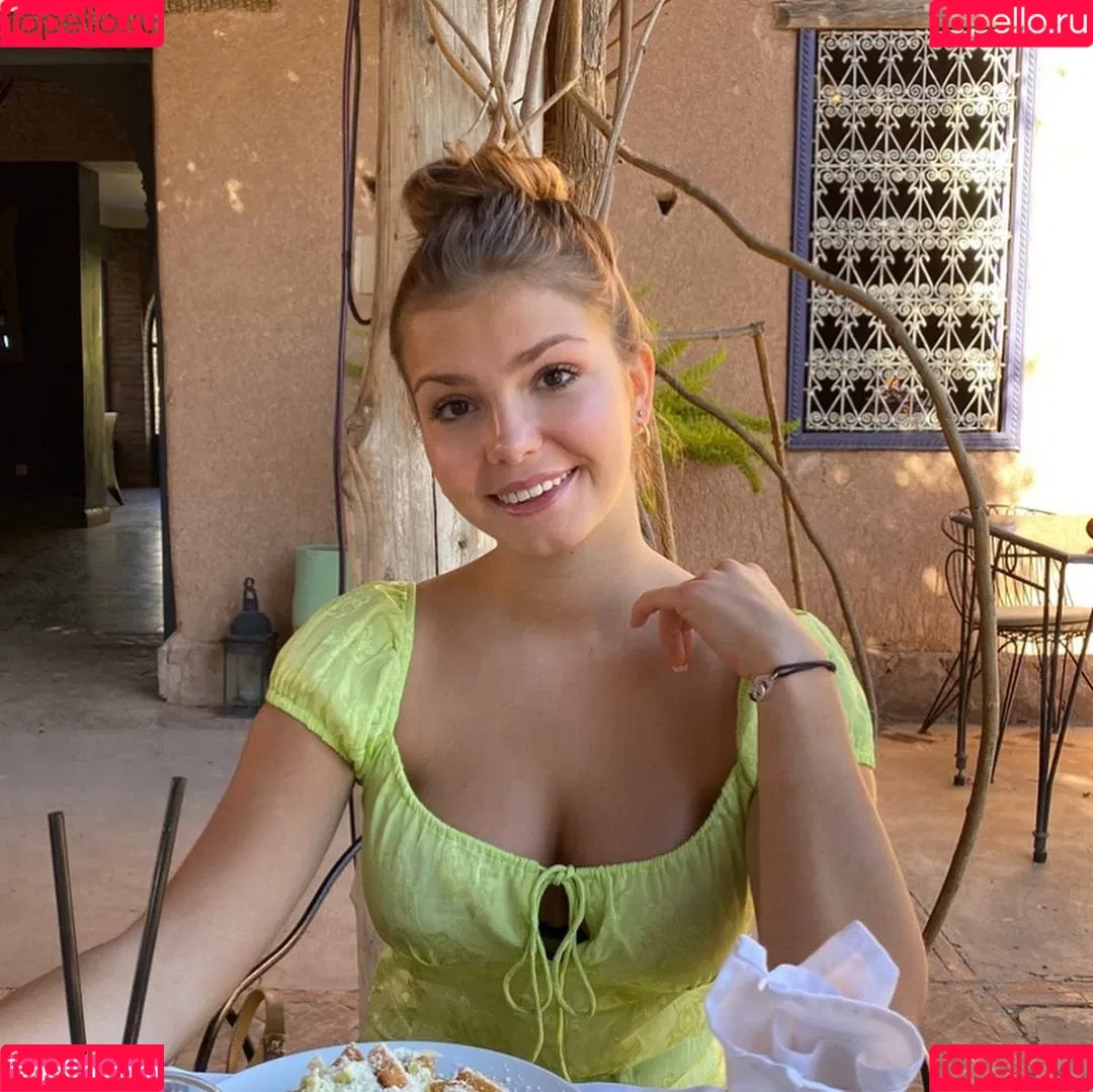 Lena Gross Onlyfans Photo Gallery 