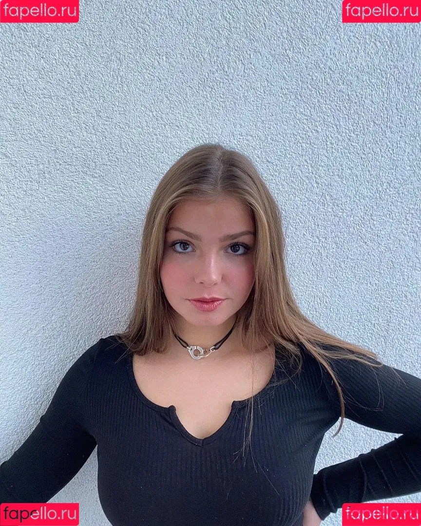 Lena Gross Onlyfans Photo Gallery 