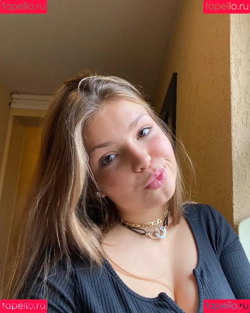 Lena Gross Onlyfans Photo Gallery 