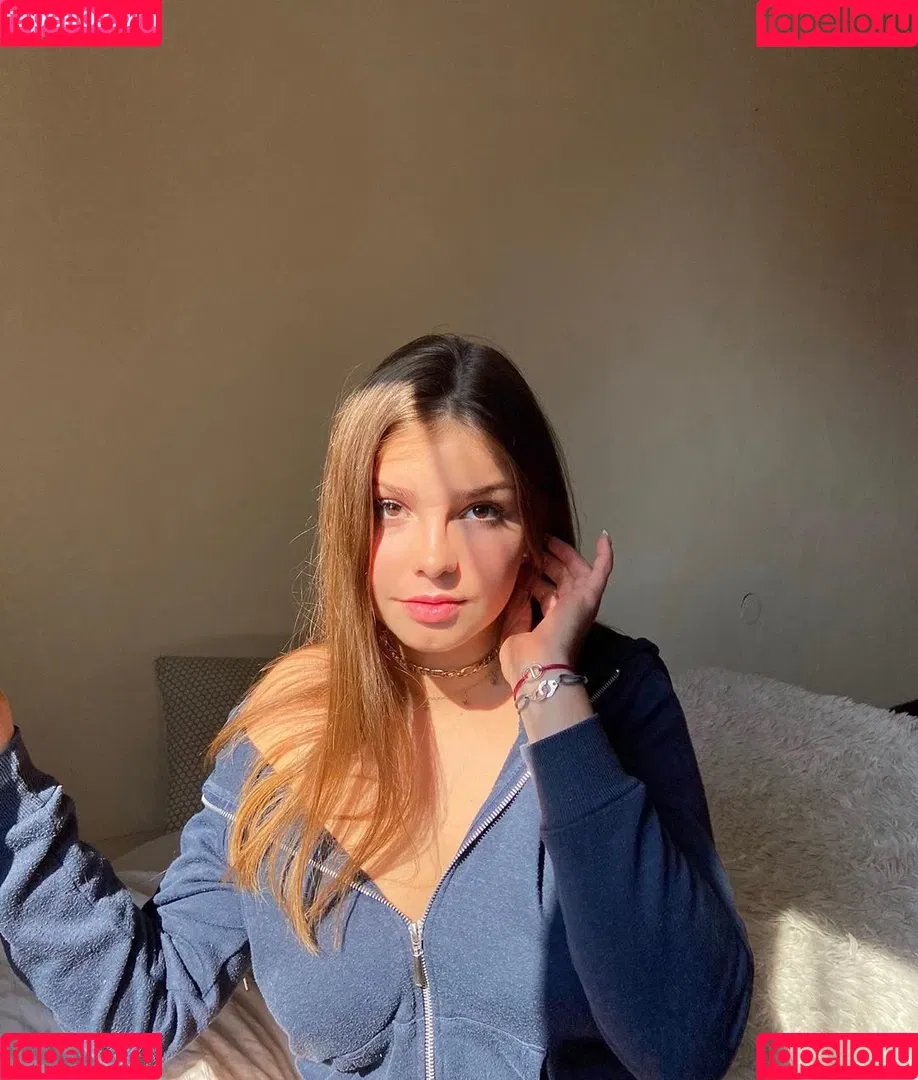 Lena Gross Onlyfans Photo Gallery 