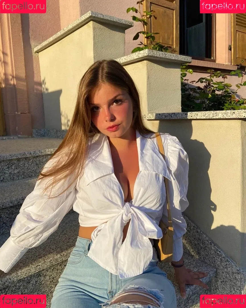 Lena Gross Onlyfans Photo Gallery 