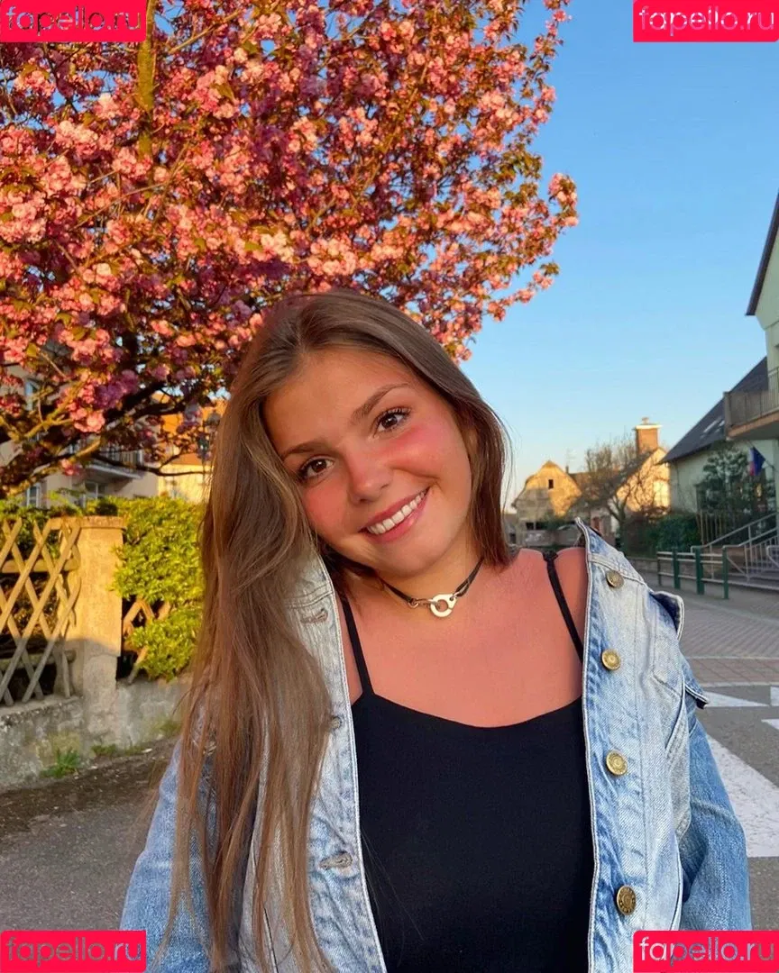 Lena Gross Onlyfans Photo Gallery 