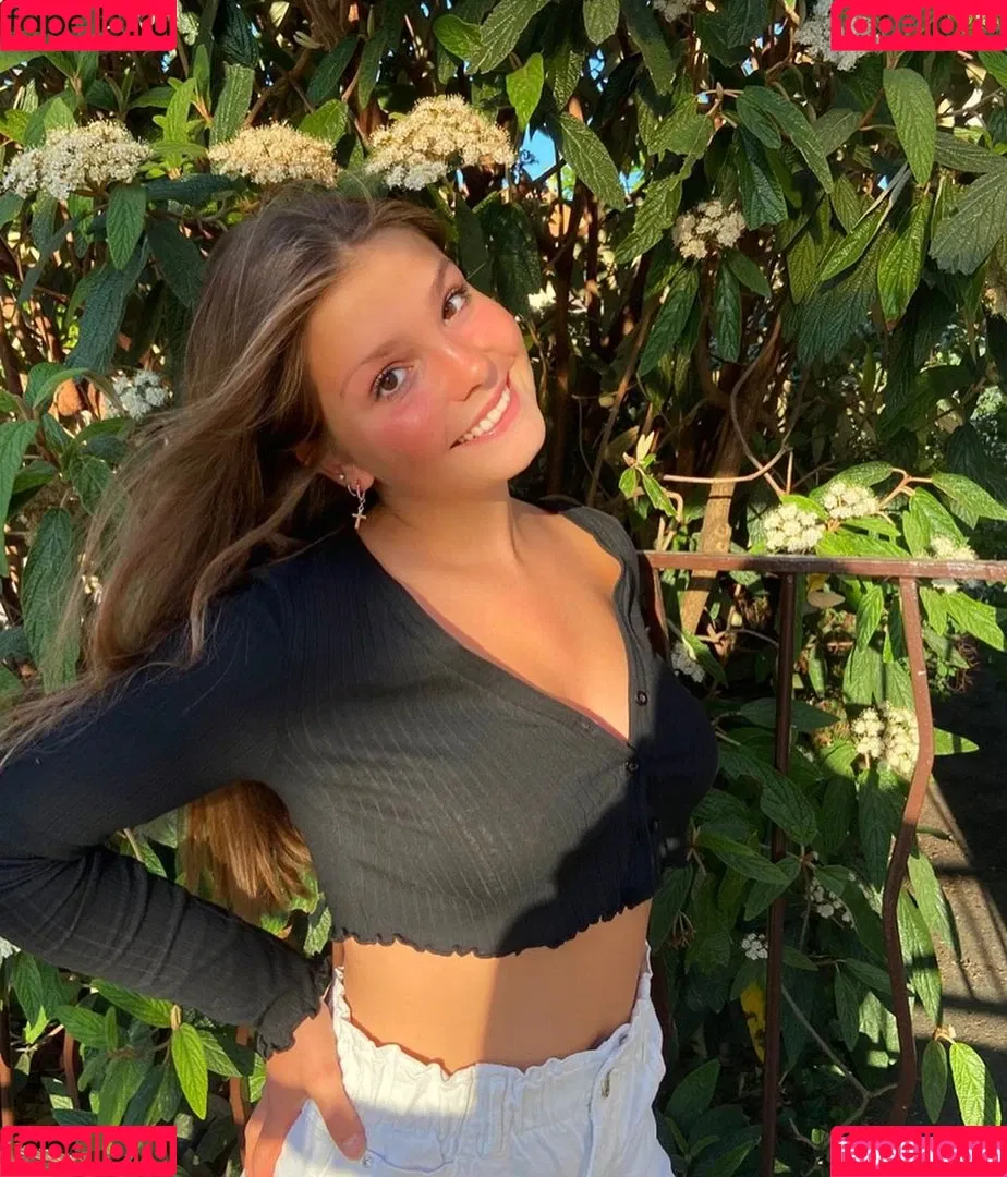 Lena Gross Onlyfans Photo Gallery 