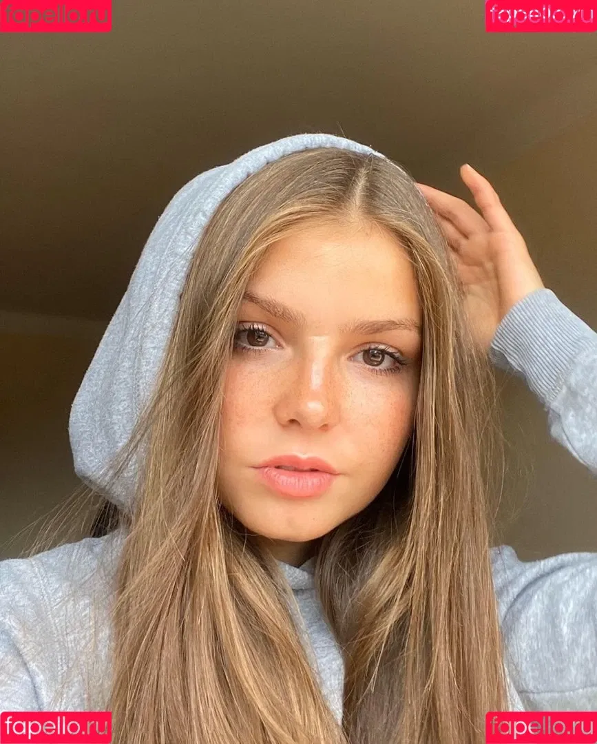 Lena Gross Onlyfans Photo Gallery 