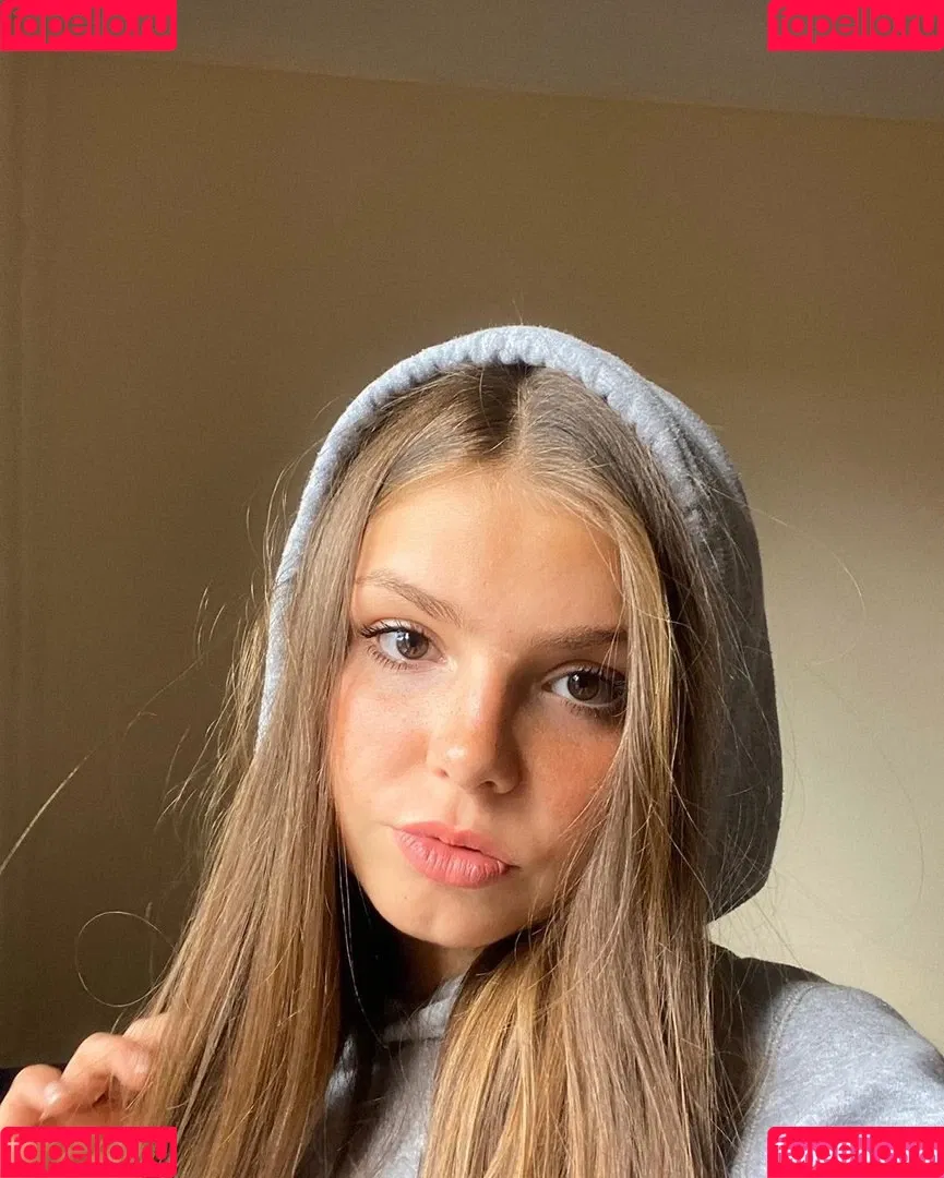 Lena Gross Onlyfans Photo Gallery 