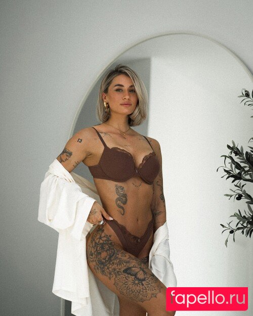 Lena Gross Nude Onlyfans Photo 13
