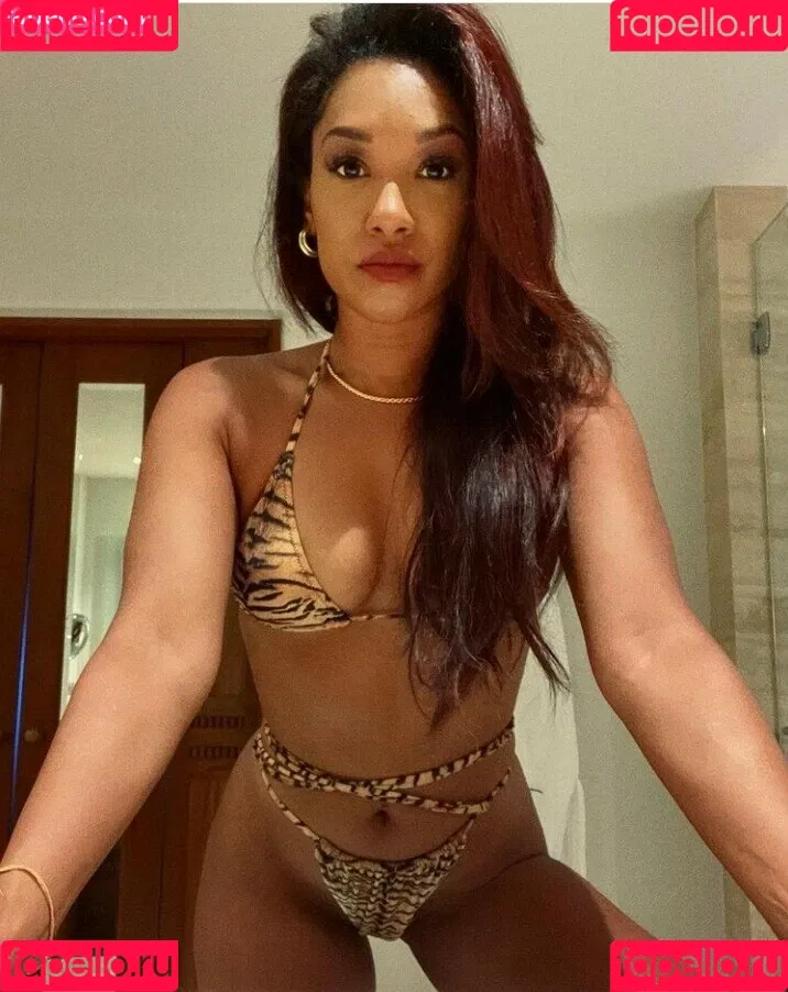 Candice Patton Onlyfans Photo Gallery 