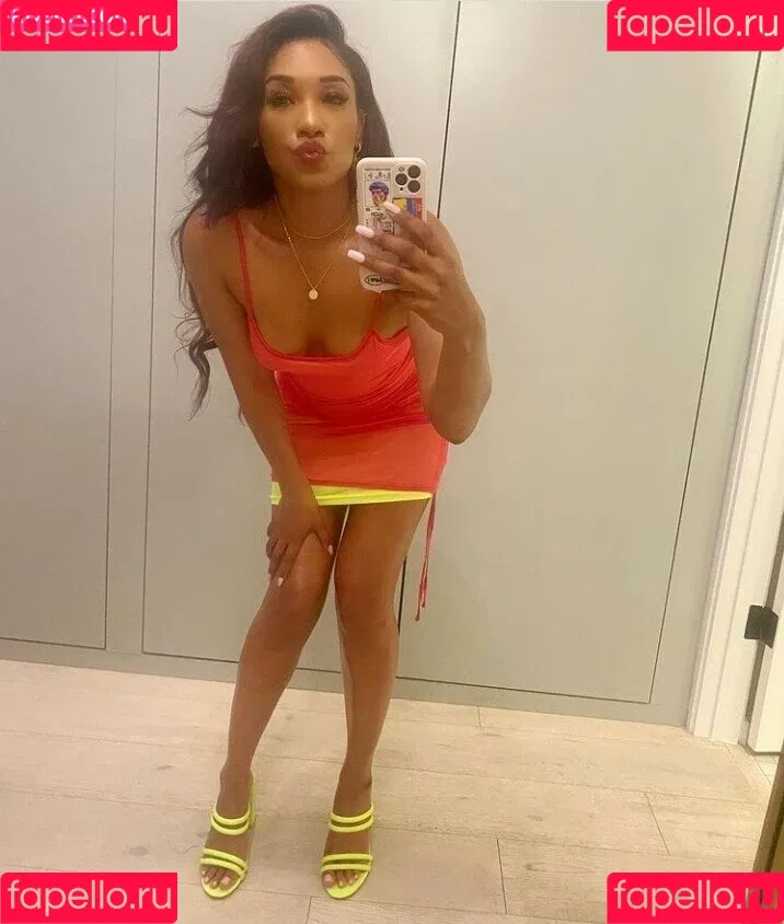 Candice Patton Onlyfans Photo Gallery 