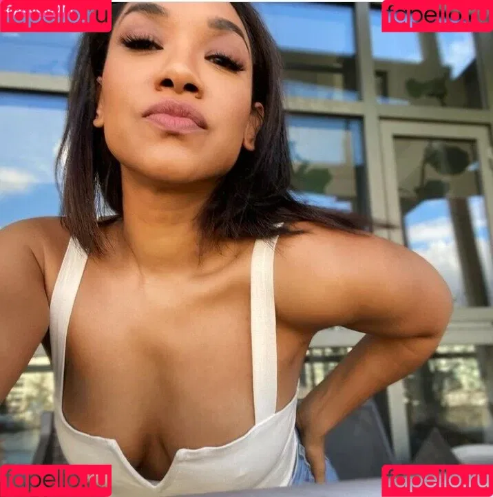 Candice Patton Onlyfans Photo Gallery 