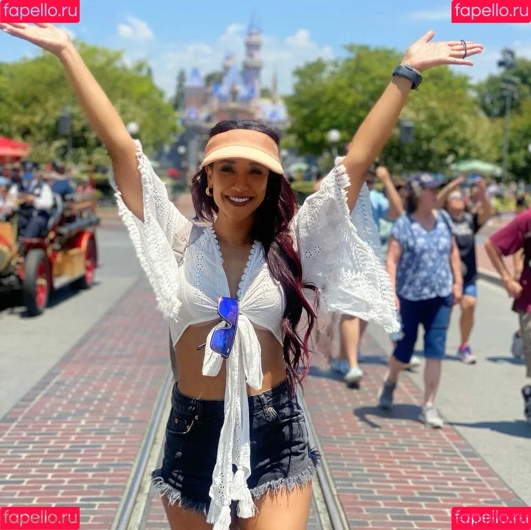 Candice Patton Onlyfans Photo Gallery 
