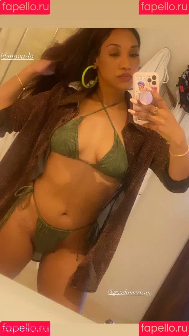 Candice Patton Onlyfans Photo Gallery 