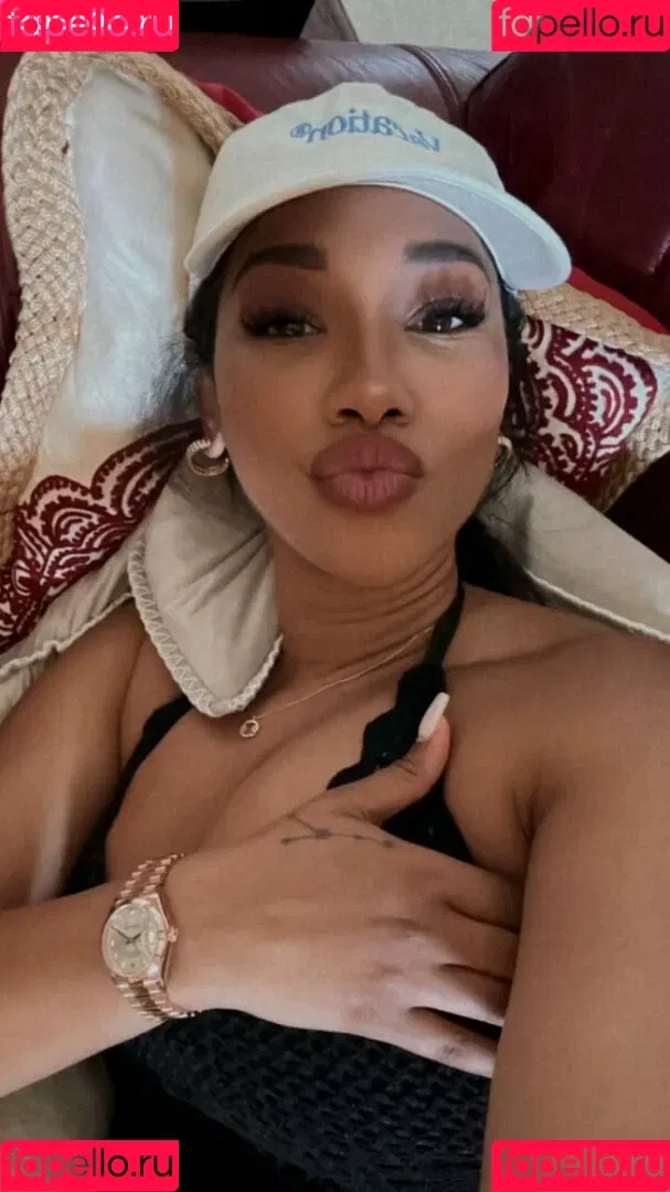 Candice Patton Onlyfans Photo Gallery 