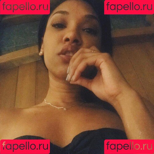 Candice Patton Onlyfans Photo Gallery 