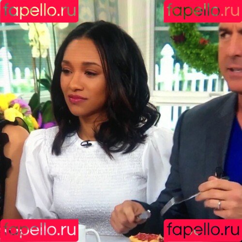 Candice Patton Onlyfans Photo Gallery 