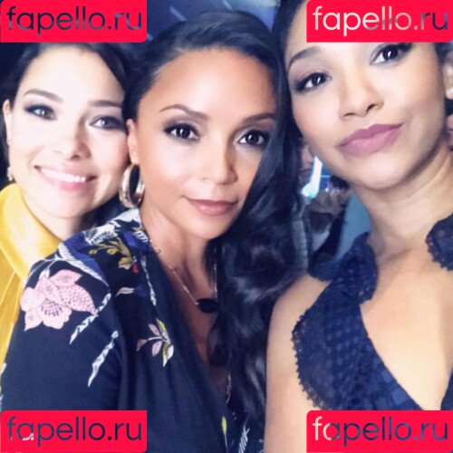 Candice Patton Onlyfans Photo Gallery 