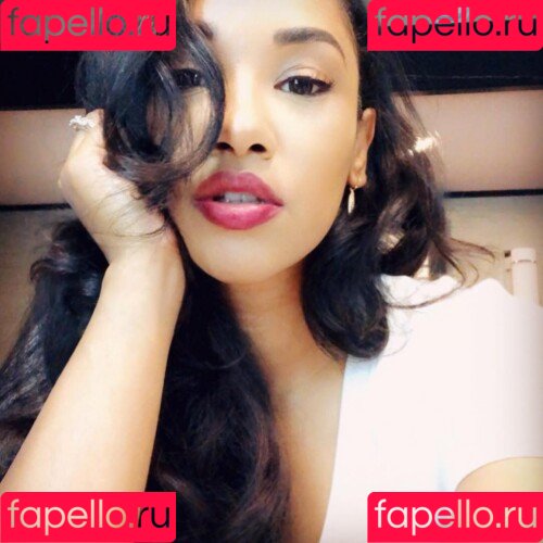 Candice Patton Onlyfans Photo Gallery 