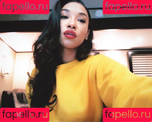 Candice Patton Onlyfans Photo Gallery 