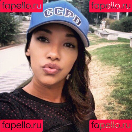 Candice Patton Onlyfans Photo Gallery 