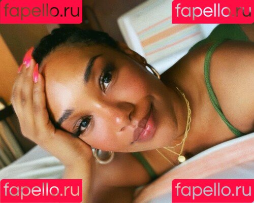 Candice Patton Onlyfans Photo Gallery 