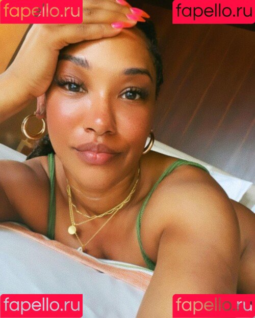 Candice Patton Onlyfans Photo Gallery 