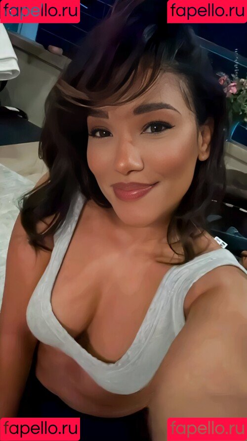 Candice Patton Onlyfans Photo Gallery 