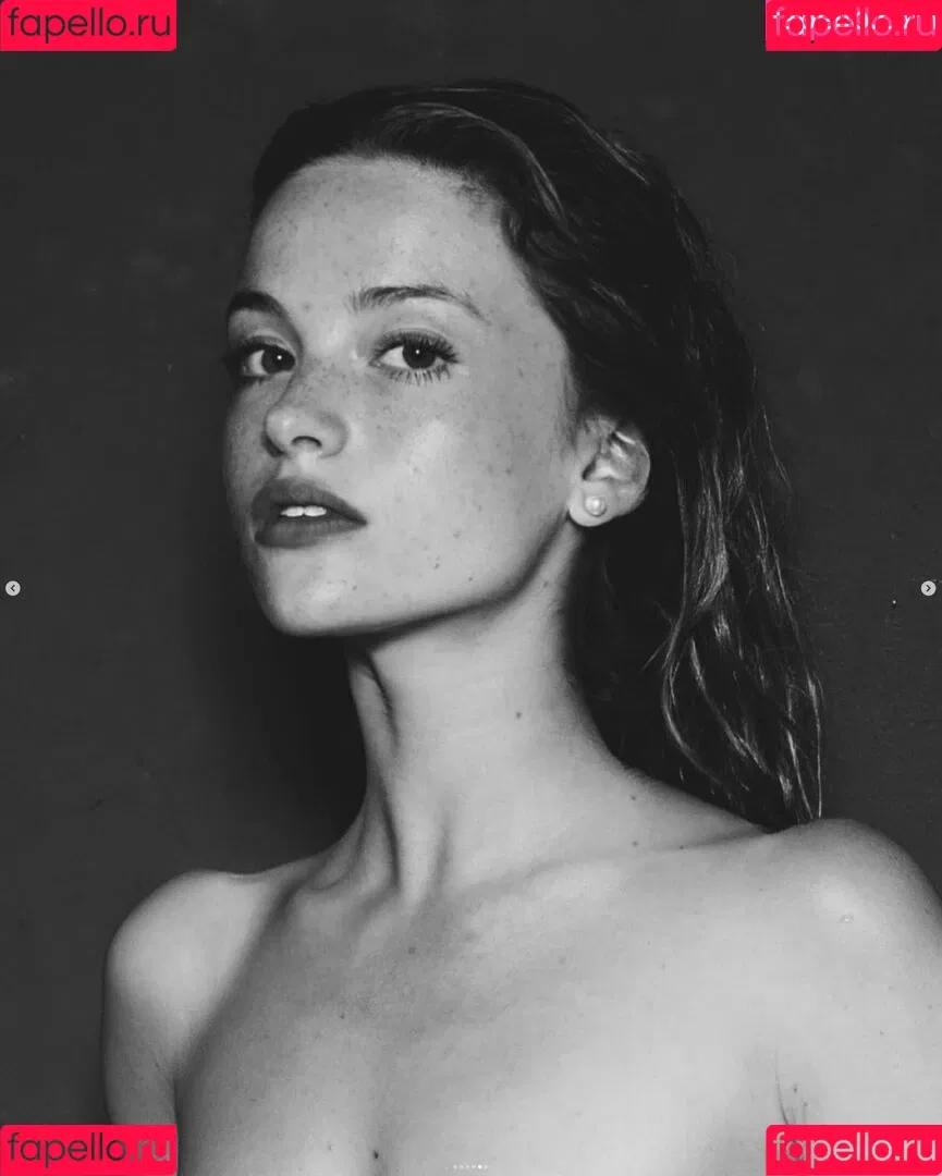 Camille Yolaine Onlyfans Photo Gallery 