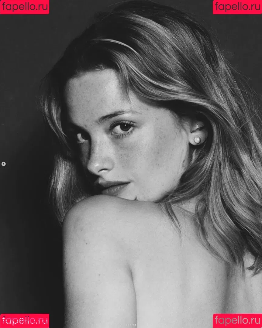 Camille Yolaine Onlyfans Photo Gallery 