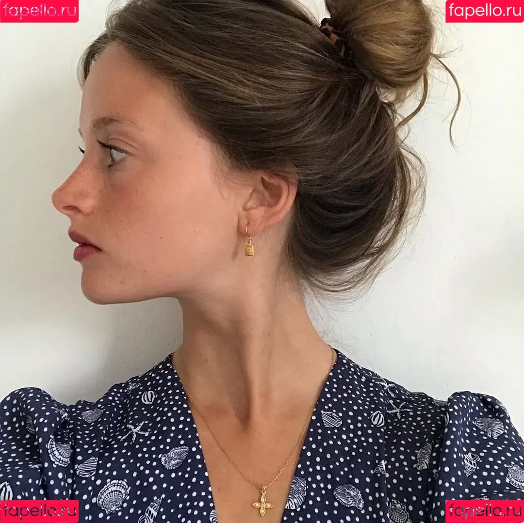 Camille Yolaine Onlyfans Photo Gallery 