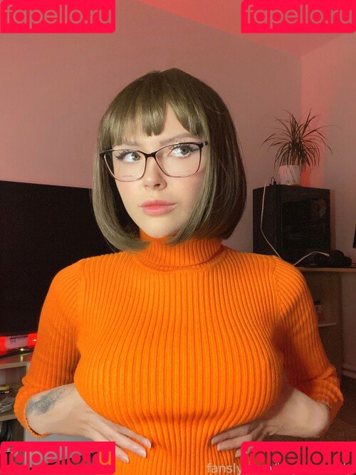 itsyouremily Onlyfans Photo Gallery 