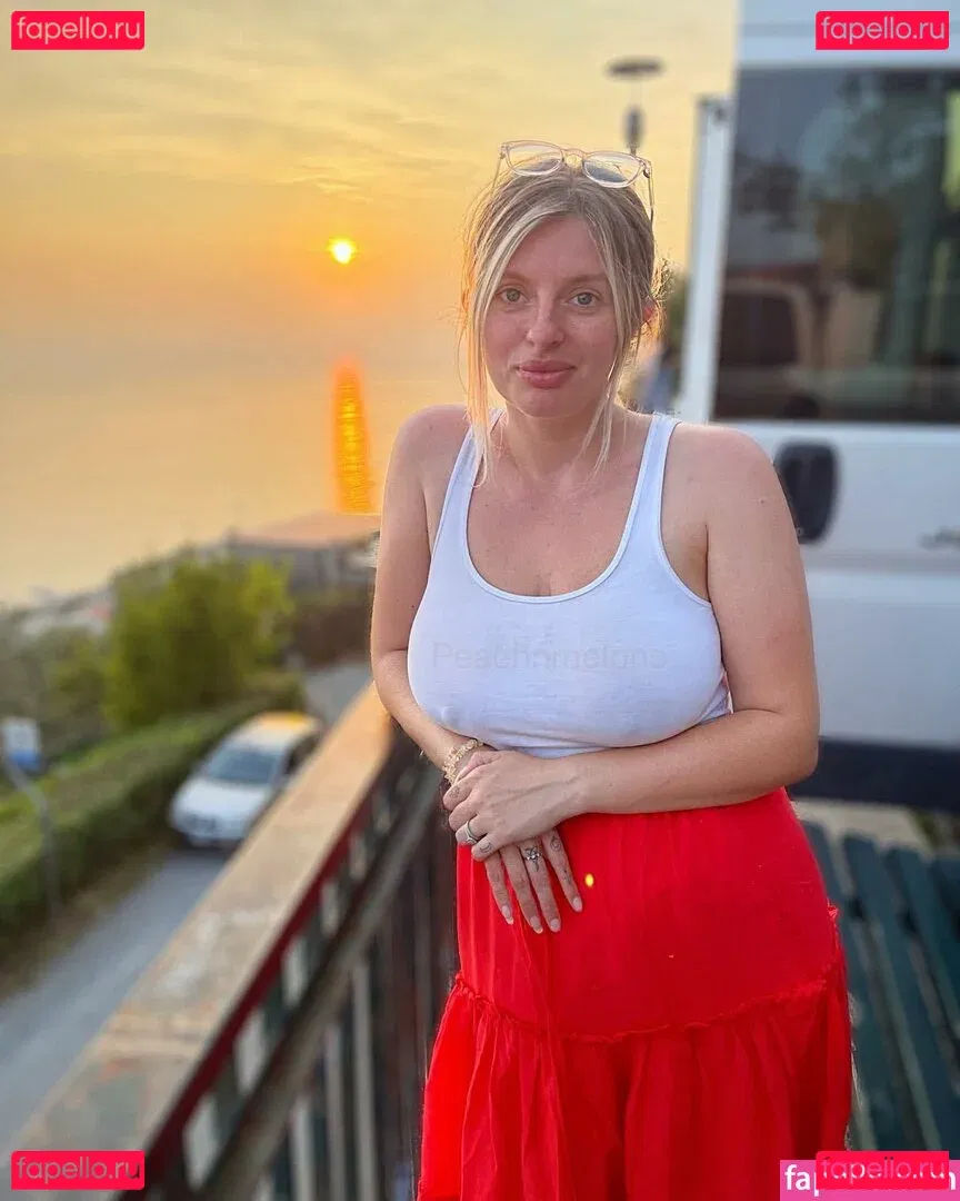 peachnmelons Onlyfans Photo Gallery 