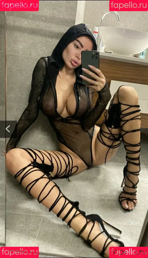 Alena Omovich Onlyfans Photo Gallery 