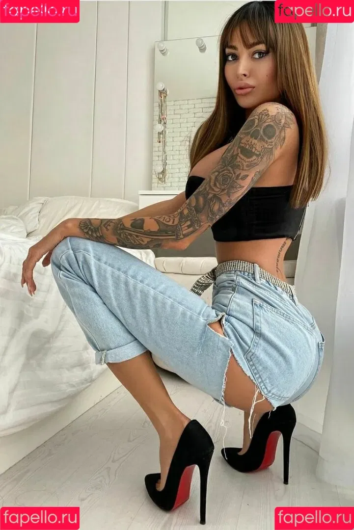 Alena Omovich Onlyfans Photo Gallery 