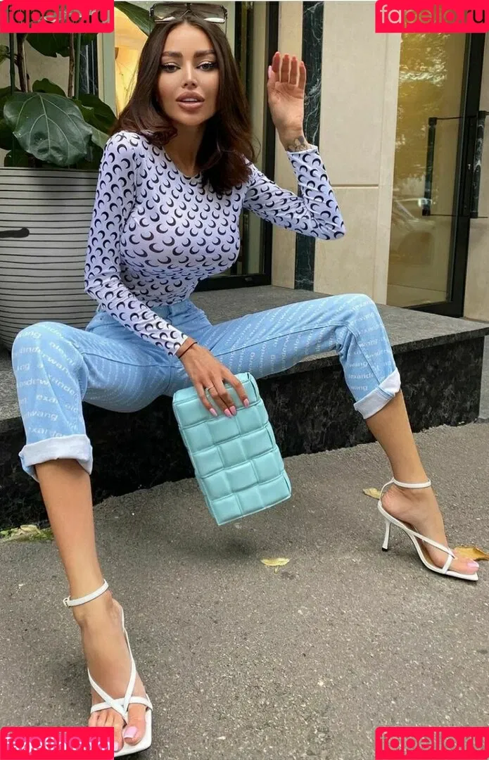Alena Omovich Onlyfans Photo Gallery 