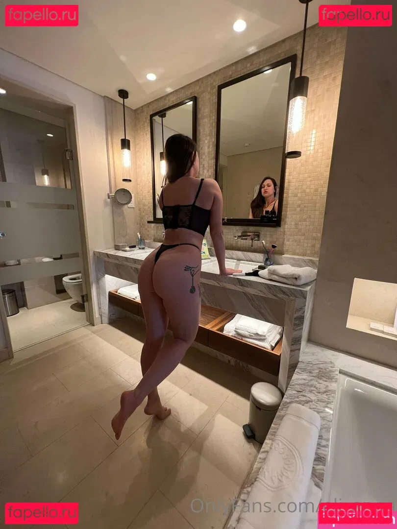 True Elianna Onlyfans Photo Gallery 