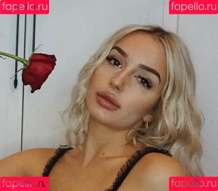 Milan Rose Onlyfans Photo Gallery 