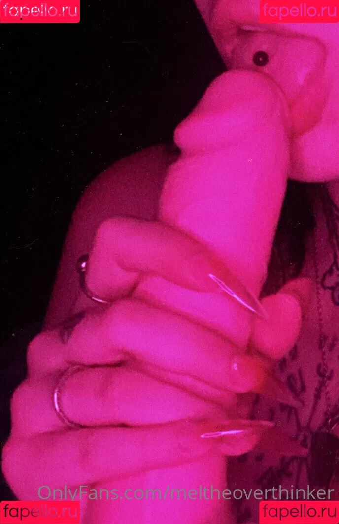 meltheoverthinker Onlyfans Photo Gallery 