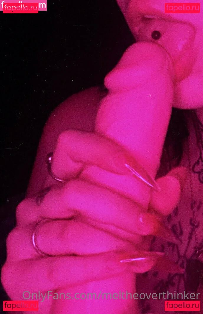 meltheoverthinker Onlyfans Photo Gallery 