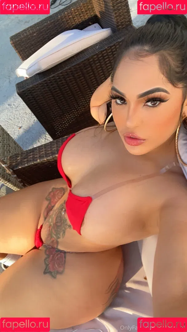 goldendoll Onlyfans Photo Gallery 