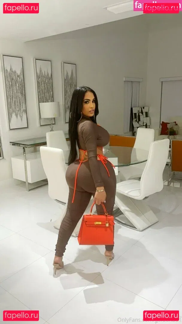 goldendoll Onlyfans Photo Gallery 