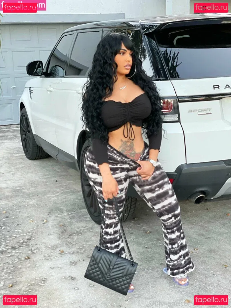 goldendoll Onlyfans Photo Gallery 